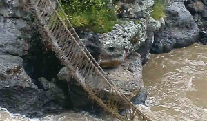 Por falta de mantenimiento colapsa puente Q&rsquo;eswachaka en el Cusco