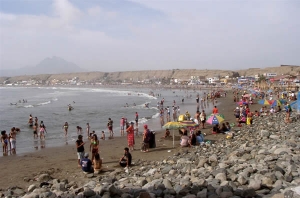 Mil voluntarios limpiar&aacute;n playas de Huanchaco da&ntilde;adas por Ni&ntilde;o Costero