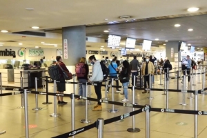 Gobierno colombiano elimina requisito de prueba covid-19 a viajeros