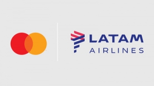 Mastercard y Latam Airlines Group firman acuerdo para potenciar la experiencia de viaje