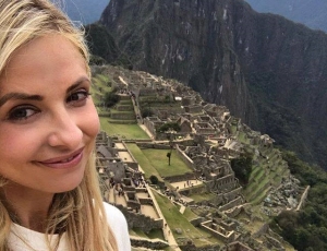 Latam emite comunicado sobre incidente ocurrido a actriz Sarah Michelle Gellar