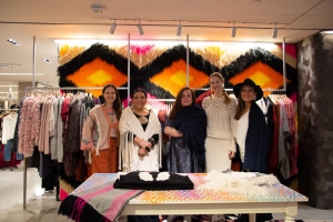Dise&ntilde;os bajo la marca Alpaca del Per&uacute; se lucen en la tienda m&aacute;s reconocida de Nueva York