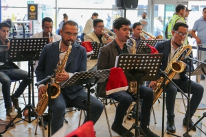 LAP celebra la navidad con devele de Retablo Peruano en el Jorge Ch&aacute;vez