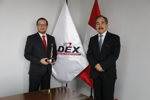 Viceministro Edgar V&aacute;squez obtuvo reconocimiento &ldquo;Funcionario p&uacute;blico destacado&rdquo; del 2016