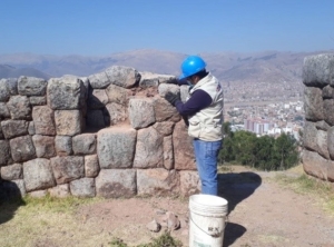 Restauran piedras de muro inca que se desprendieron de sitio arqueol&oacute;gico de Cusco