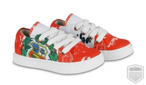 Emprendedores peruanos lanzan las zapatillas del mundial