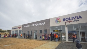 Bolivia estrena un aeropuerto tur&iacute;stico en la frontera con Per&uacute;