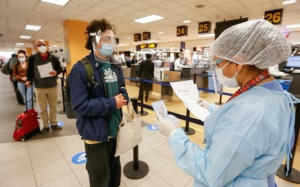 Ministerio de Salud refuerza la vigilancia epidemiol&oacute;gica de viajeros para evitar ingreso de nuevas variantes de COVID-19