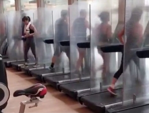Las pantallas divisorias llegan a los gimnasios de Hong Kong