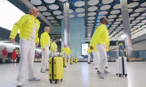 El divertido homenaje a Freddie Mercury que le dedic&oacute; el aeropuerto de Heathrow (V&Iacute;DEO)
