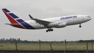 Pilotos de Cubana de Aviaci&oacute;n ganan 40 dolares al mes