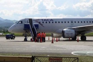 Avi&oacute;n de TACA con destino a Bogot&aacute; aterriza de emergencia en aeropuerto de Tarapoto