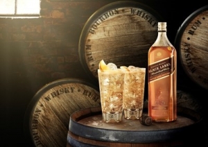 Johnnie Walker Black Label Triple Cask Edition de edici&oacute;n limitada, disponible exclusivamente en tiendas minoristas de viajes selectas
