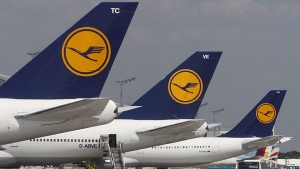 UE dice que aerol&iacute;neas tienen que avisar dos semanas antes de cancelar vuelo o indemnizar