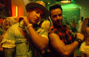 Luis Fonsi y Daddy Yankee enfrentados por campa&ntilde;a tur&iacute;stica