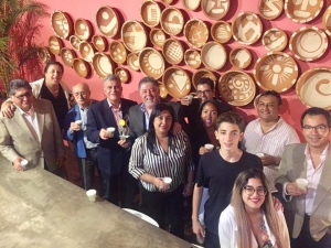 Empresario  Gastron&oacute;mico  peruano  Oscar V&aacute;squez  Sol&iacute;s recibi&oacute; el premio &ldquo;Orgullo Peruano&rdquo;
