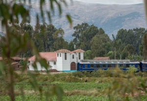 &iexcl;Vive la fiesta del carnaval de Cusco a bordo de los trenes PeruRail Vistadome!
