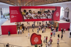 Casa Per&uacute; de Mosc&uacute; abre sus puertas y recibe a miles de personas que asisten al Mundial de F&uacute;tbol (FOTOS)
