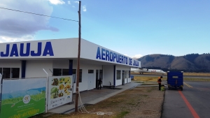 Presidente Kuczynski  anuncia que reconstruir&aacute;n 10 aeropuertos en el Per&uacute;