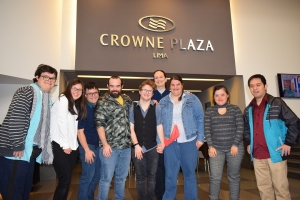 Crowne Plaza Lima y elenco de Hamlet de La Plaza reunidos para celebrar &eacute;xito de obra y promover mensaje de inclusi&oacute;n