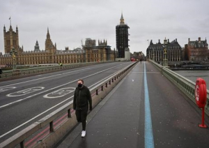 Los viajeros que lleguen a Inglaterra tendr&aacute;n que presentar un test negativo al COVID-19