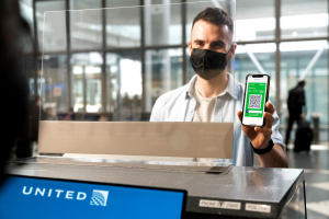 United y Abbott se asocian para que viajeros que regresen a los EE.UU. cuenten con kits de pruebas