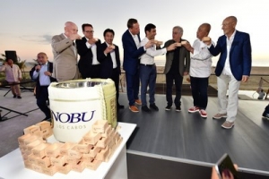 Nobu Hotel Los Cabos celebra inauguraci&oacute;n oficial con emblem&aacute;tica ceremonia de sake