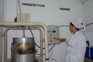 Satipo: Mujeres emprendedoras elaboran pasta de cacao al 100%