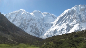 Dos escaladores europeos se encuentran atrapados en la "monta&ntilde;a de la muerte" del Himalaya