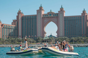 Dubai comienza a vacunar a los trabajadores del sector tur&iacute;stico