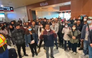 Peruanos varados pasan &ldquo;cuarentena&rdquo; en hotel de Miami tocando puertas que no abren