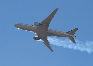 Boeing inmoviliza su flota con el motor que llevaba avi&oacute;n que sufri&oacute; incidente en pleno vuelo
