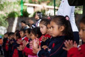 Inca Rail organiza show de villancicos con ni&ntilde;os del Urubamba