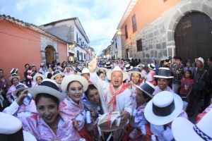Amor y carnavales  en La Estaci&oacute;n (V&Iacute;DEO)