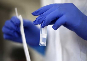 Contagios por coronavirus se mantienen al alza en Europa en medio de protestas contra las restricciones