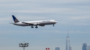 United Airlines estudia clase Turista Premium en vuelos internos