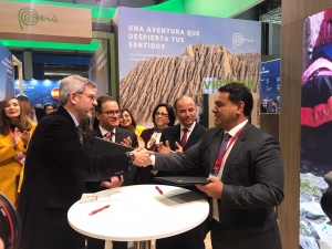 Ayuda en Acci&oacute;n y Turismo Cuida unidos por el desarrollo de Ollantaytambo