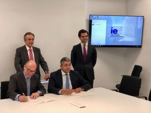 La OMT se asocia con IE Business School para impulsar la innovaci&oacute;n y el emprendimiento tur&iacute;stico