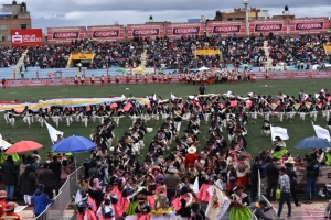 Virgen de la Candelaria: bailarines derrochan ritmo y tradici&oacute;n
