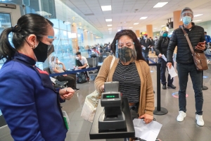 MTC: Pasajeros deben presentar resultado negativo molecular para vuelos internacionales