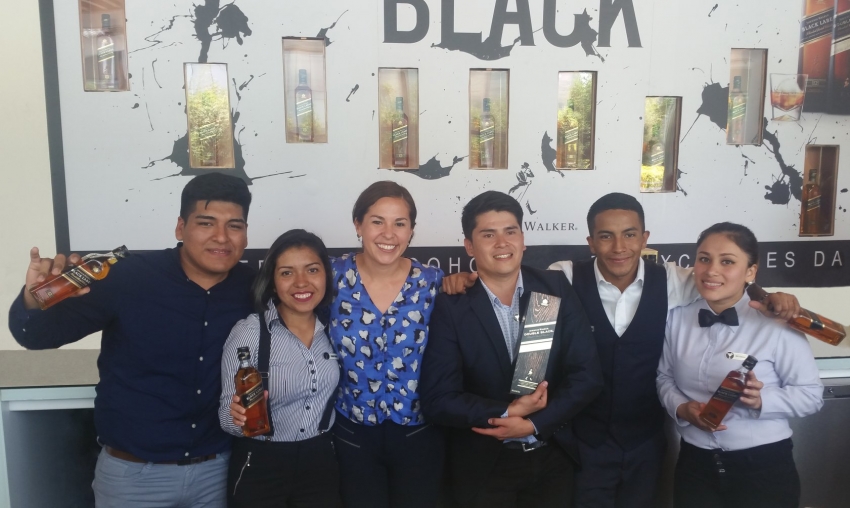 Estudiantes de cocteler&iacute;a participan del concurso &ldquo;Keep Learning&rdquo;