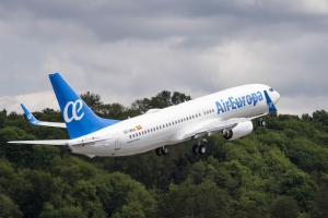 Air Europa har&aacute; recortes laborales tras recibir millonario rescate