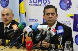 Pilotos de Avianca seguir&aacute;n en paro y acusan a la aerol&iacute;nea de persecuci&oacute;n