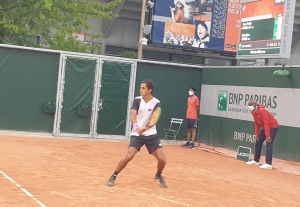 Juan Pablo Varillas pone en alto al tenis peruano en el Roland Garros