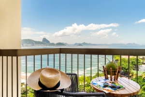 Cadena hotelera Accor y VISA firman alianza global