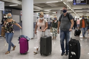 Espa&ntilde;a recibe a sus primeros turistas desde Alemania (V&Iacute;DEO)
