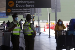 Con una serie de protocolos, Chile reabre hoy sus fronteras desde el aeropuerto de Santiago