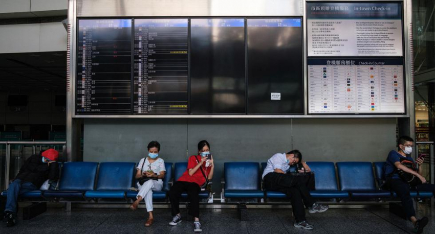 Al menos 53 pasajeros dan positivo en un vuelo entre Nueva Delhi y Hong Kong
