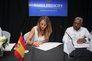 Bahia Principe Hotels &amp; Resorts firma convenios en favor del medioambiente y los recursos naturales de Rep&uacute;blica Dominicana