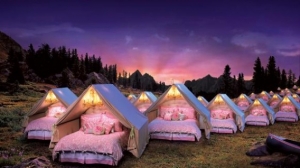 El "glamping" o acampada con glamour, la nueva moda tur&iacute;stica de Dub&aacute;i